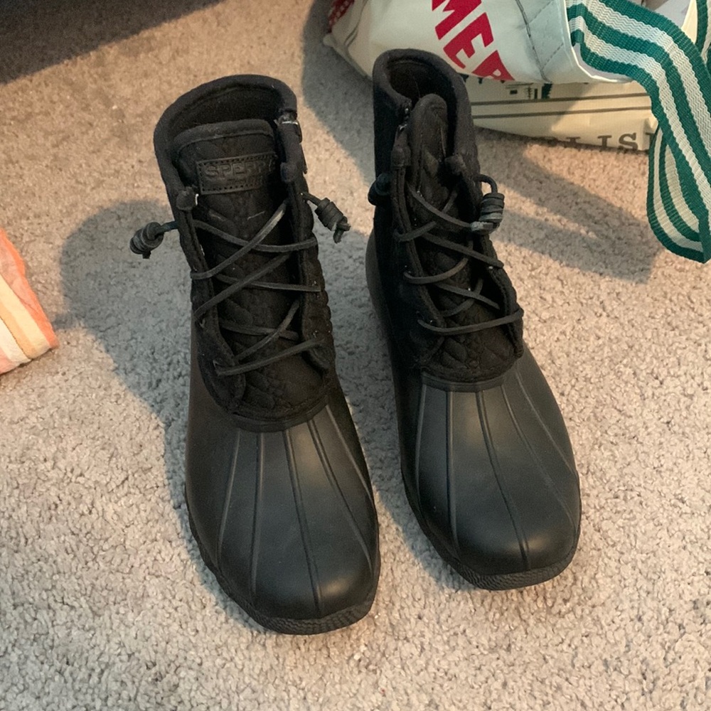 Speedy snow boots